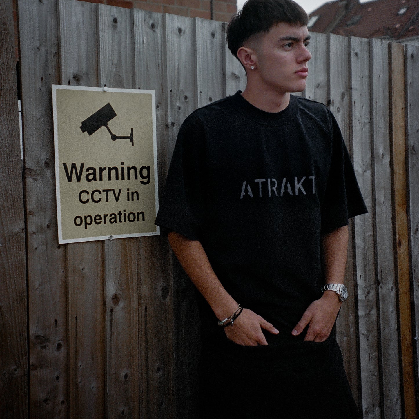 DISTRESSED T-SHIRT