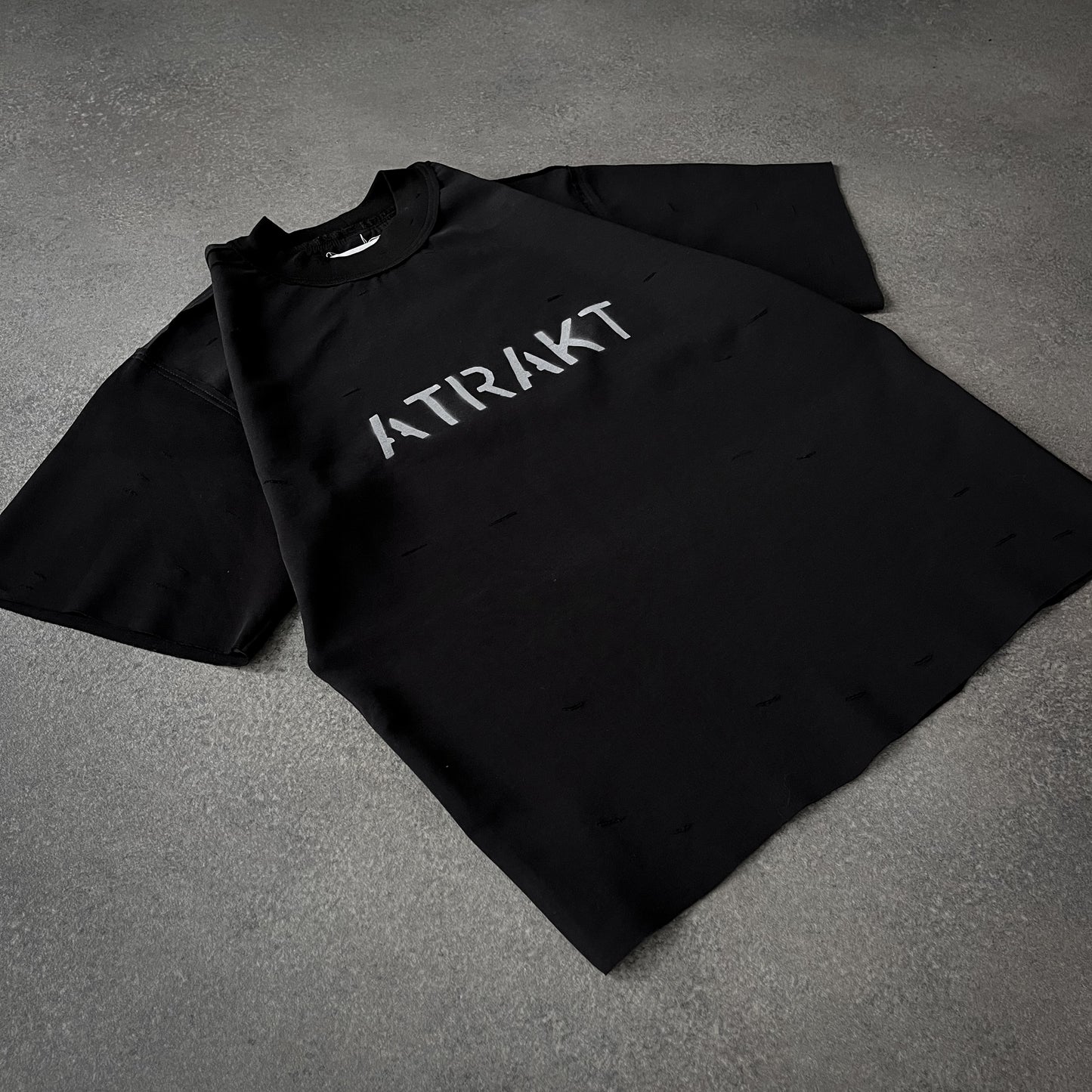 DISTRESSED T-SHIRT