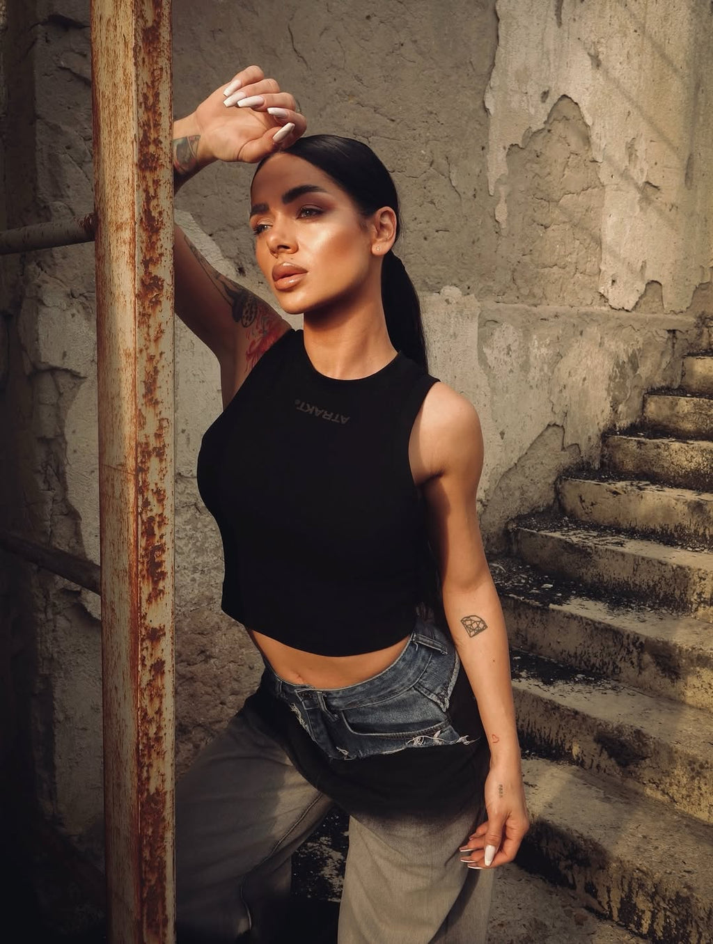 ATRAKT CROP TOP