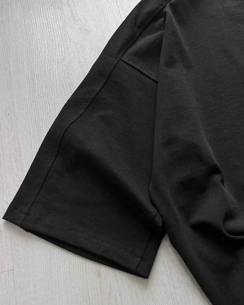 BLACK T-SHIRT