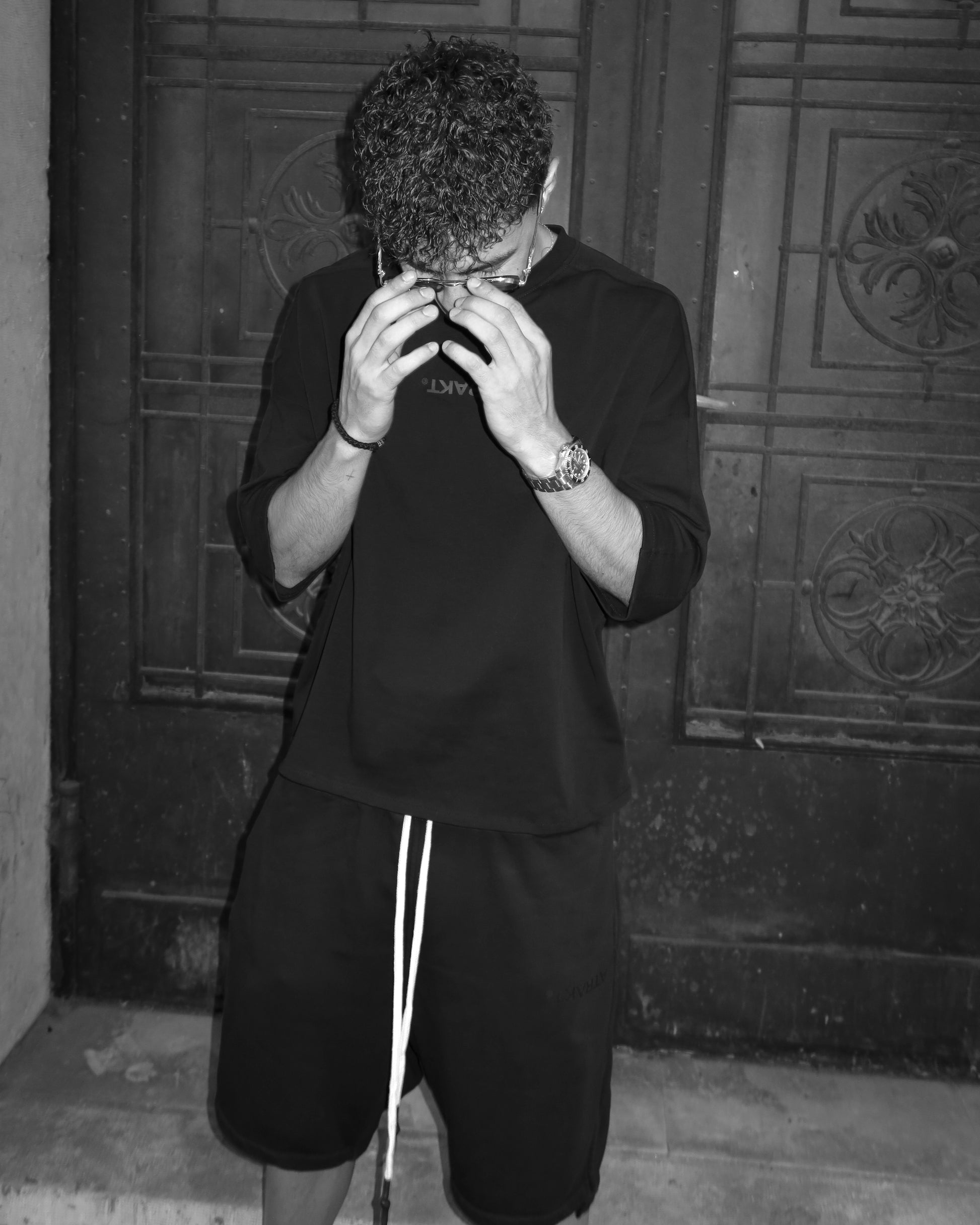 BLACK T-SHIRT